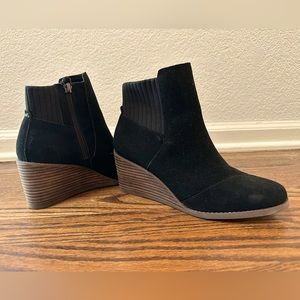 Toms Wedge black Knit Booties Boots Fall Womens Size 7